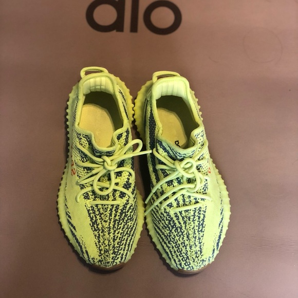 Yeezy glow 7.5 - Picture 4 of 7